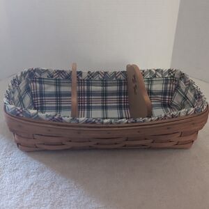 Longaberger 2002 Large Picnic Basket with Plaid Liner & Protector